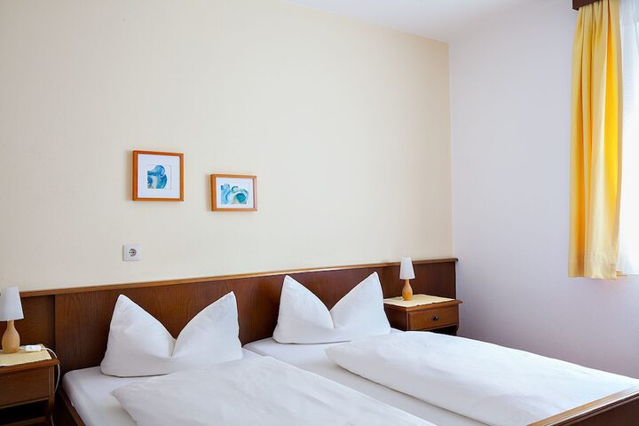 Room 8 of 42