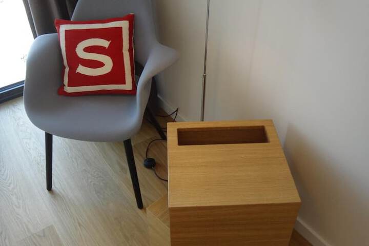 Room 13 of 35