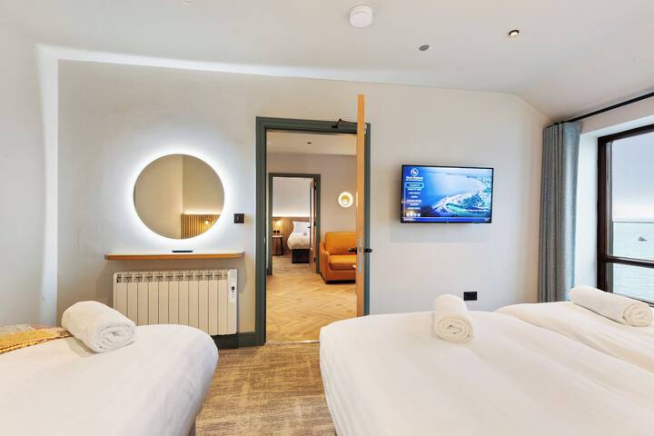 Room 18 of 164