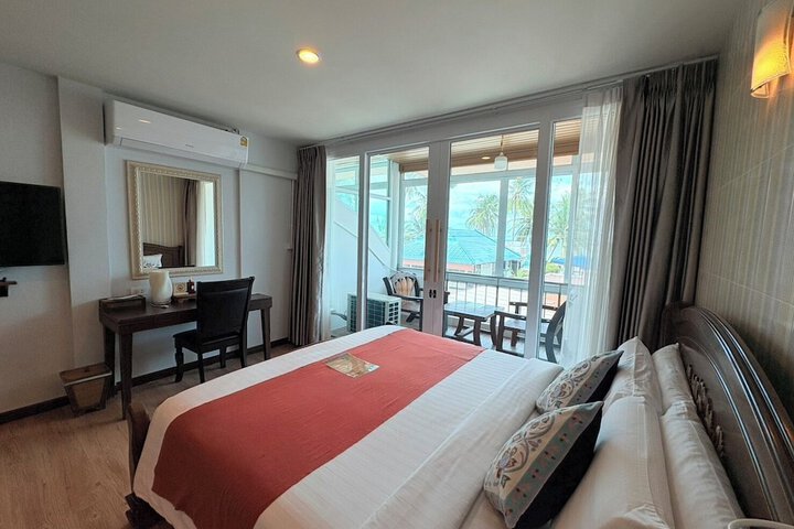 Room 100 of 211