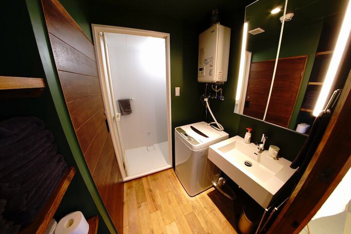 Room 15 of 27
