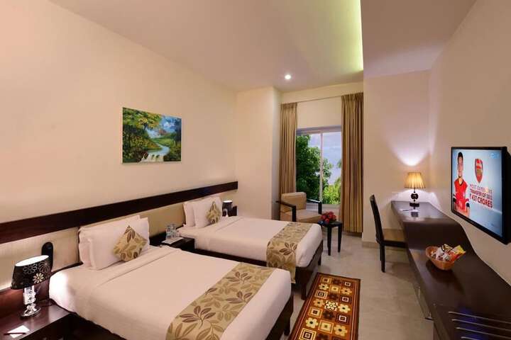 Room 10 of 25