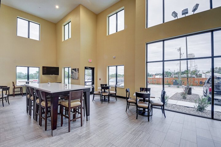 Breakfast/Coffee Service 21 of 32