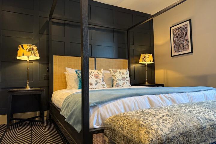 Room 17 of 32