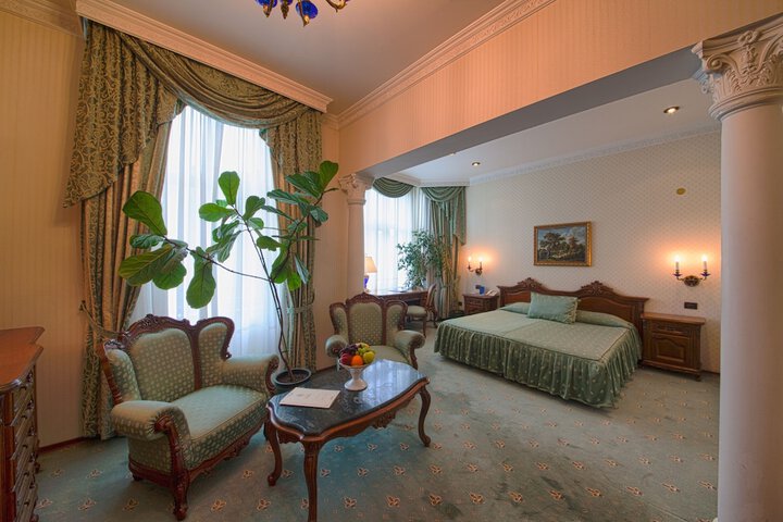 Room 40 of 104