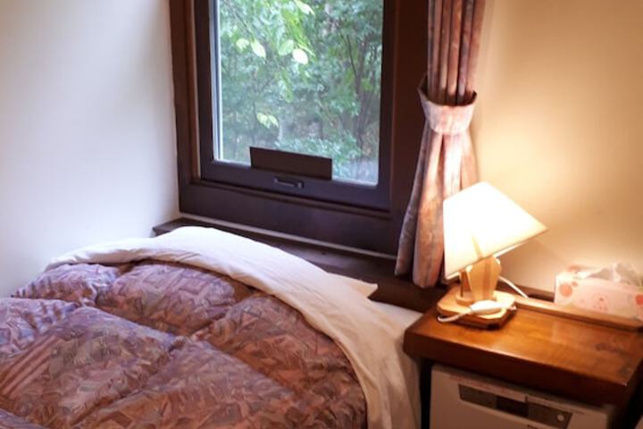 Room 21 of 128