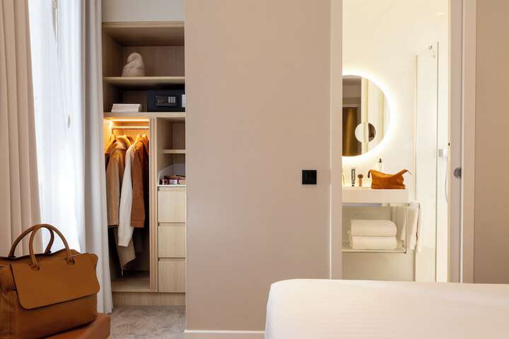 Room 64 of 97