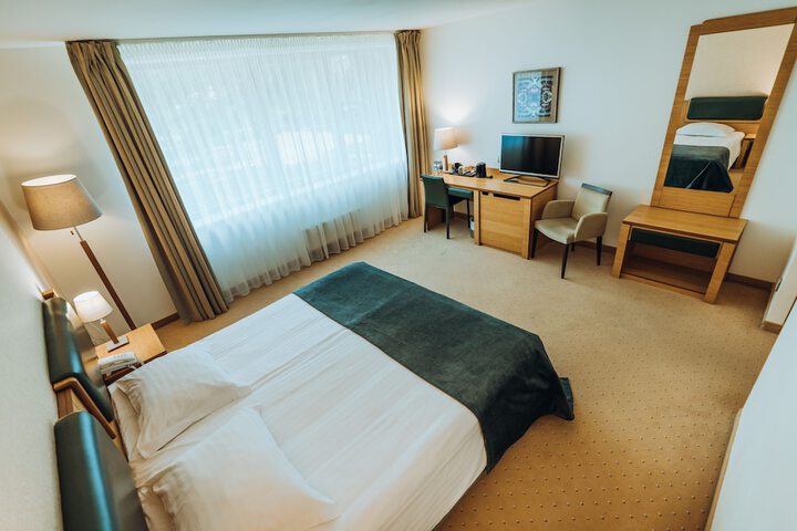 Room 68 of 176