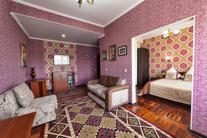 Room 16 of 40