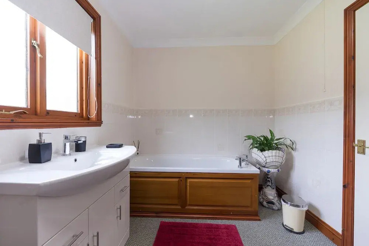 Room 8 of 14
