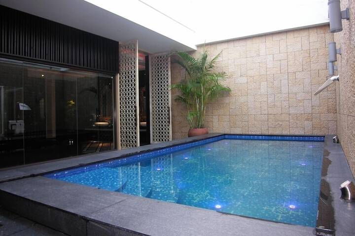 Pool 64 of 100