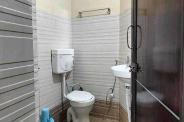 Room 14 of 21