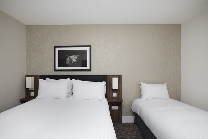 Room 10 of 26