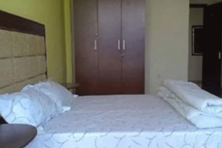Room 34 of 65