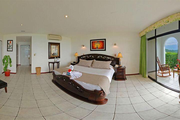 Room 106 of 178