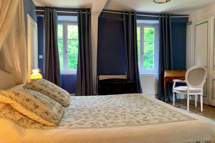Room 9 of 30