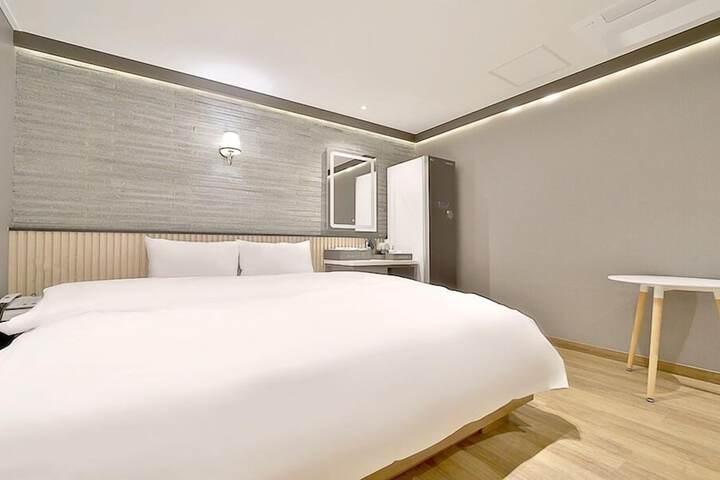 Room 38 of 63