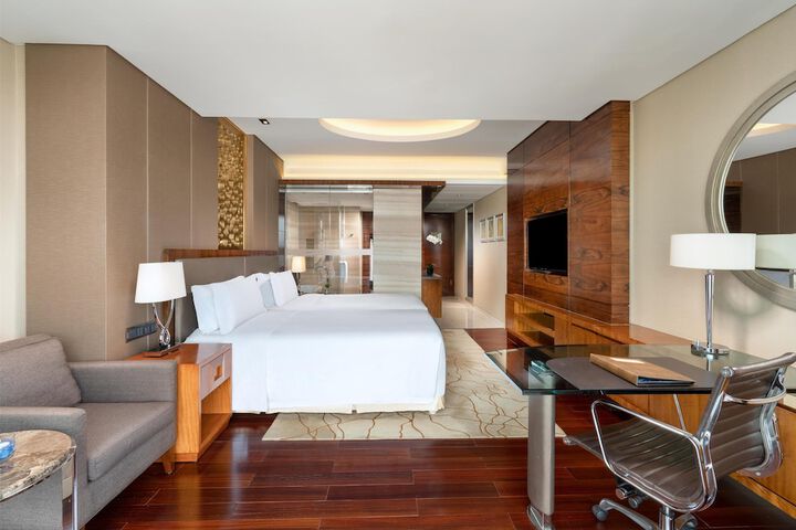 Room 30 of 128