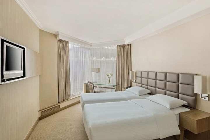 Room 11 of 30