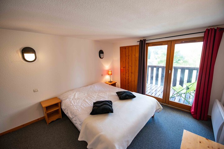 Room 8 of 91
