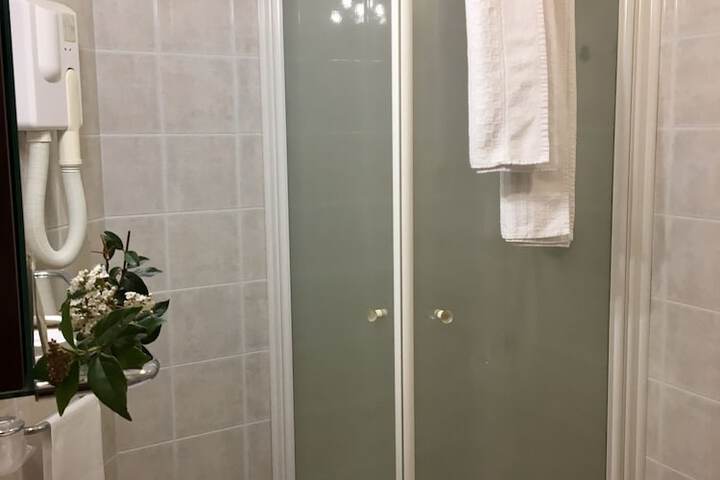 Room 21 of 43
