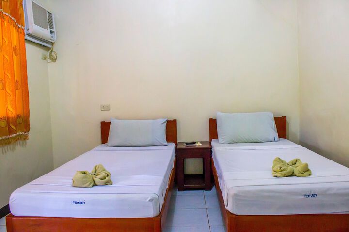 Room 7 of 42