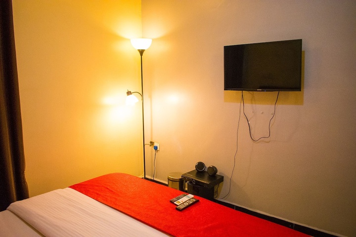 Room 11 of 68