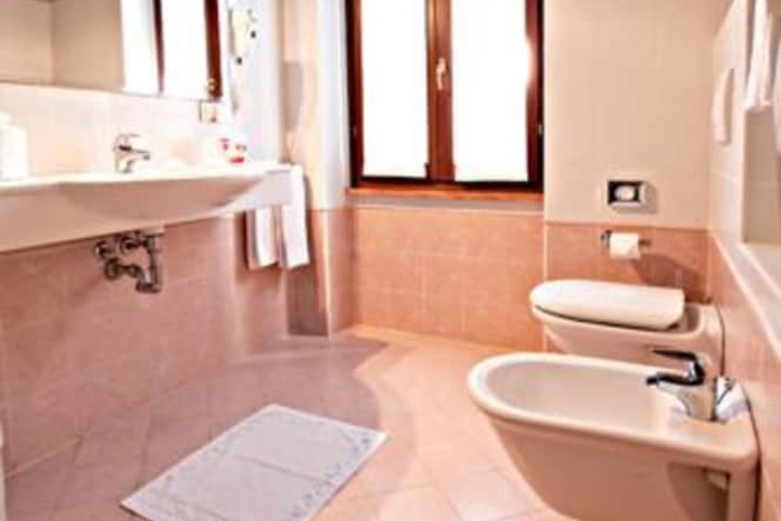 Clean Restrooms