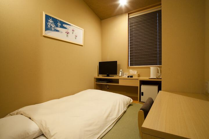 Room 19 of 51