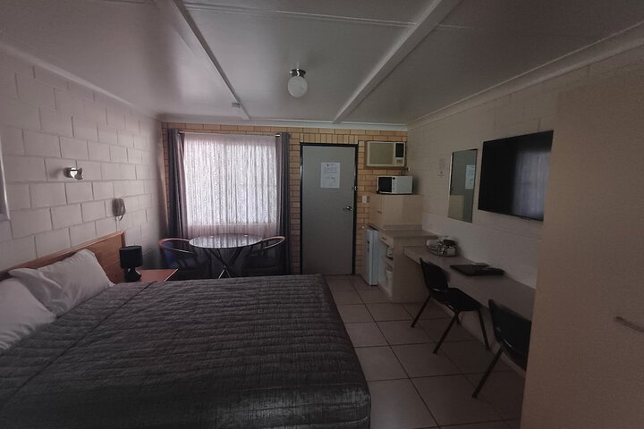 Room 3 of 8