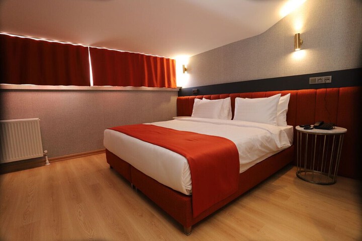 Room 15 of 31