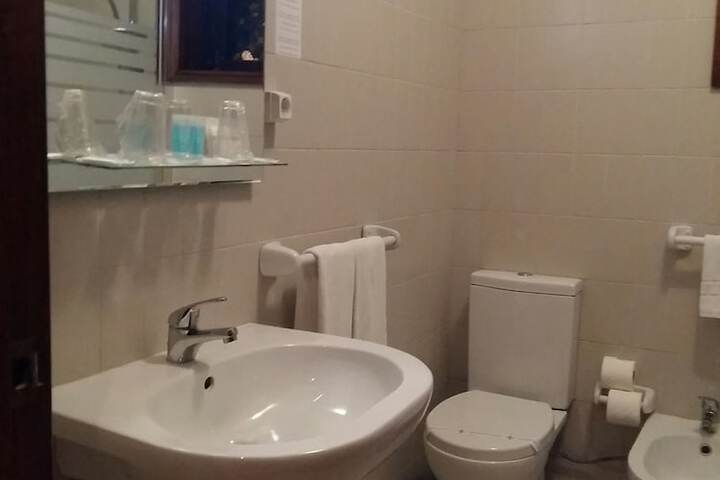 Room 15 of 33