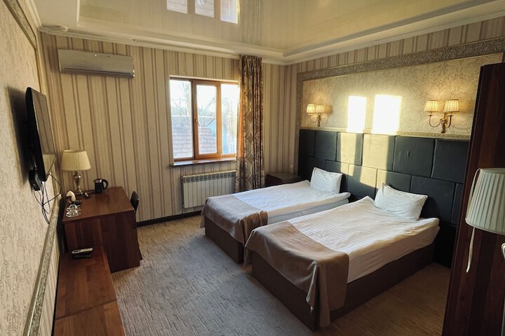 Room 6 of 23