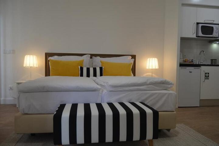 Room 5 of 10