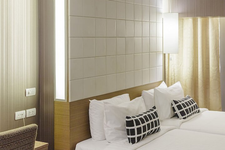 Room 14 of 28