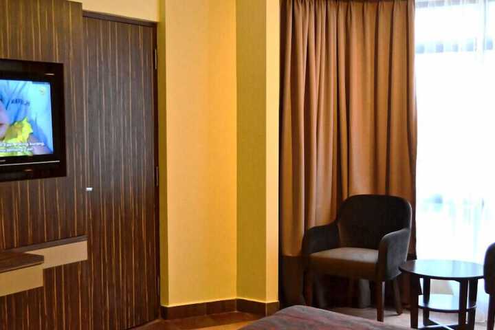 Room 12 of 49