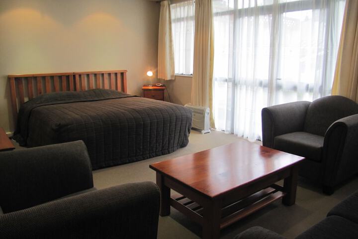 Aotea Lodge