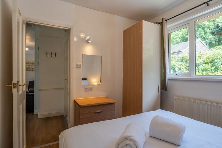 Room 4 of 42