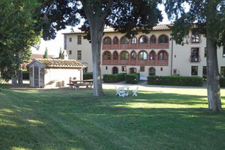 Hotel Exterior 9 of 70