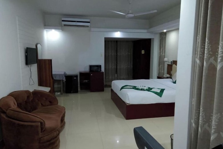 Room 7 of 17