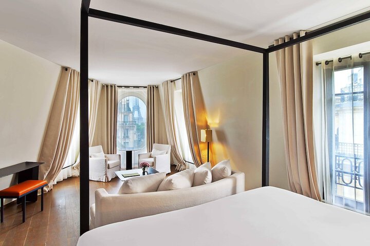 Room 14 of 76