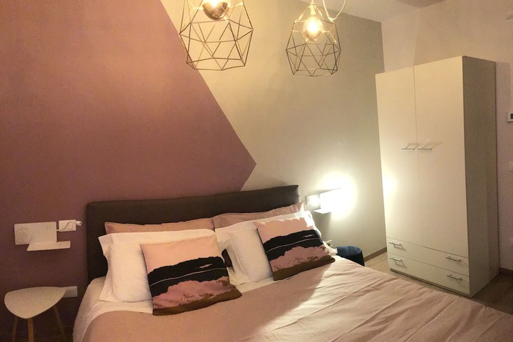 Room 9 of 32