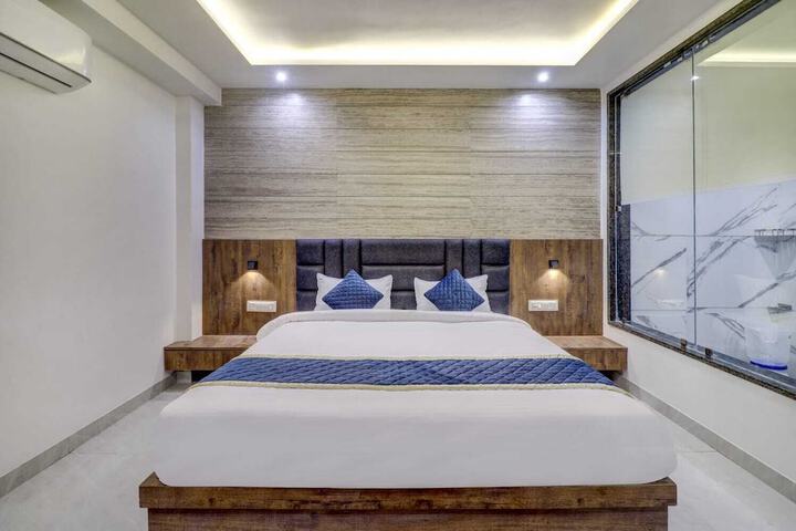 Room 15 of 52