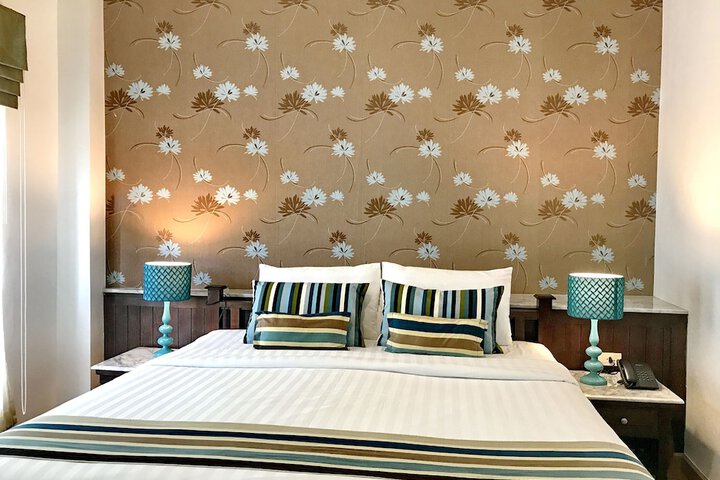 Room 18 of 112