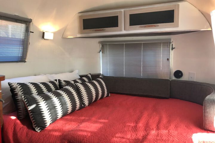 Room 25 of 82
