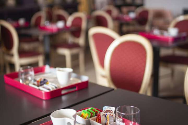 Breakfast/Coffee Service 26 of 41