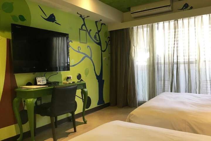 Room 29 of 49