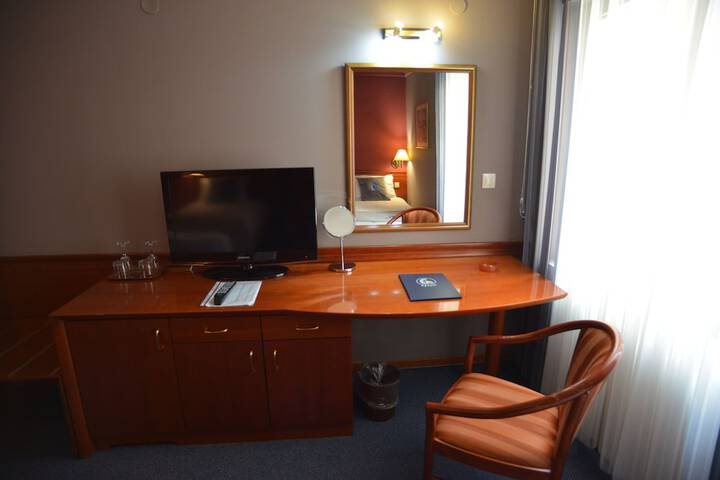 Room 7 of 35