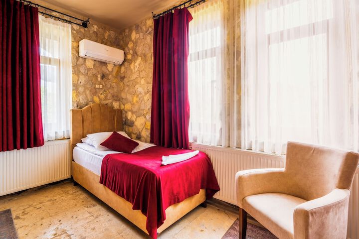 Room 48 of 93