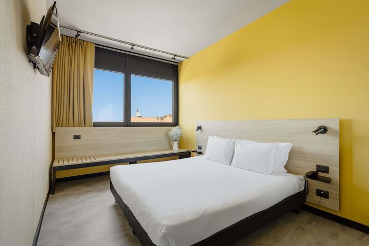 Room 20 of 107